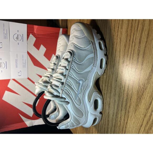 Air Max Plus GS 'White Metallic Silver' - Picture 1 of 4